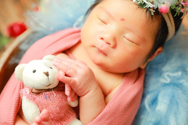 newborn-7063667_640